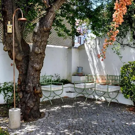 Secret Garden In Alfama * Lizbona