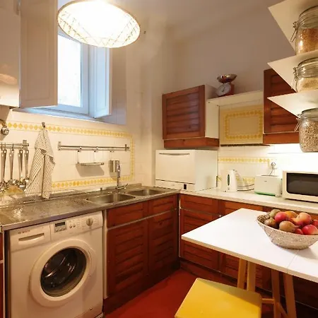 Апартаменти Secret Garden In Alfama *