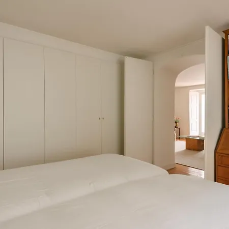 Secret Garden In Alfama * Лісабон